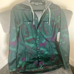 Volcom womens water/wind resistant jacket
